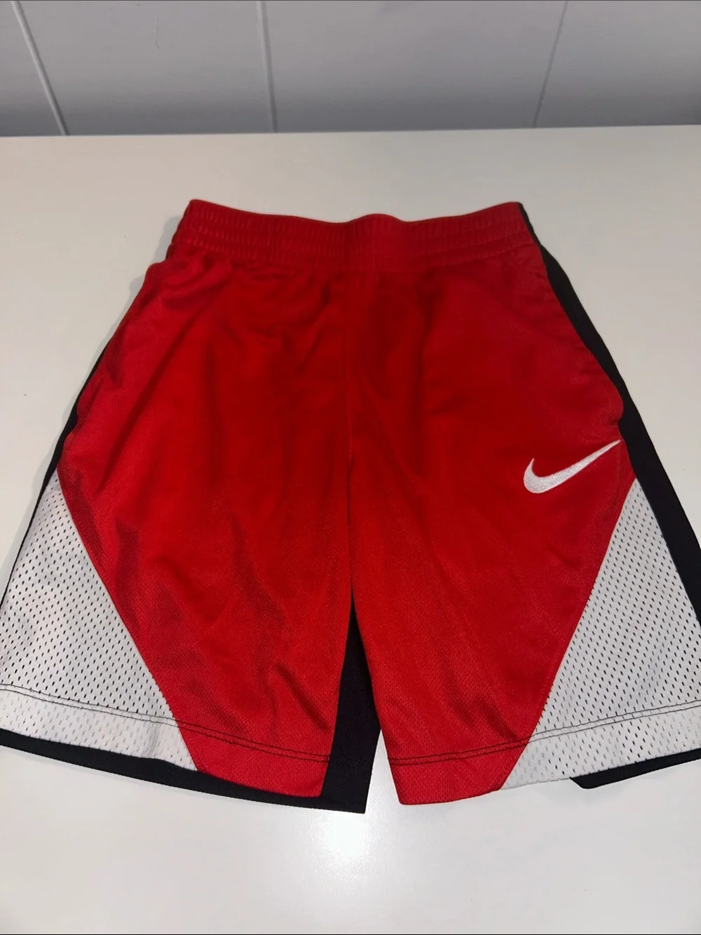 Nike Boy’s Athletic Pull On Shorts Size Small